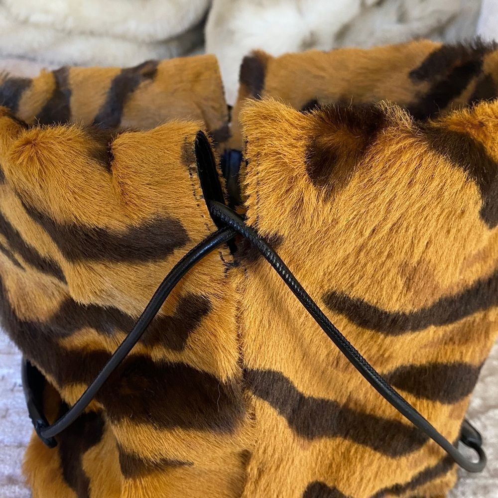 Tiger Print Faux Fur Shoulder Bag - Picture 8 of 8